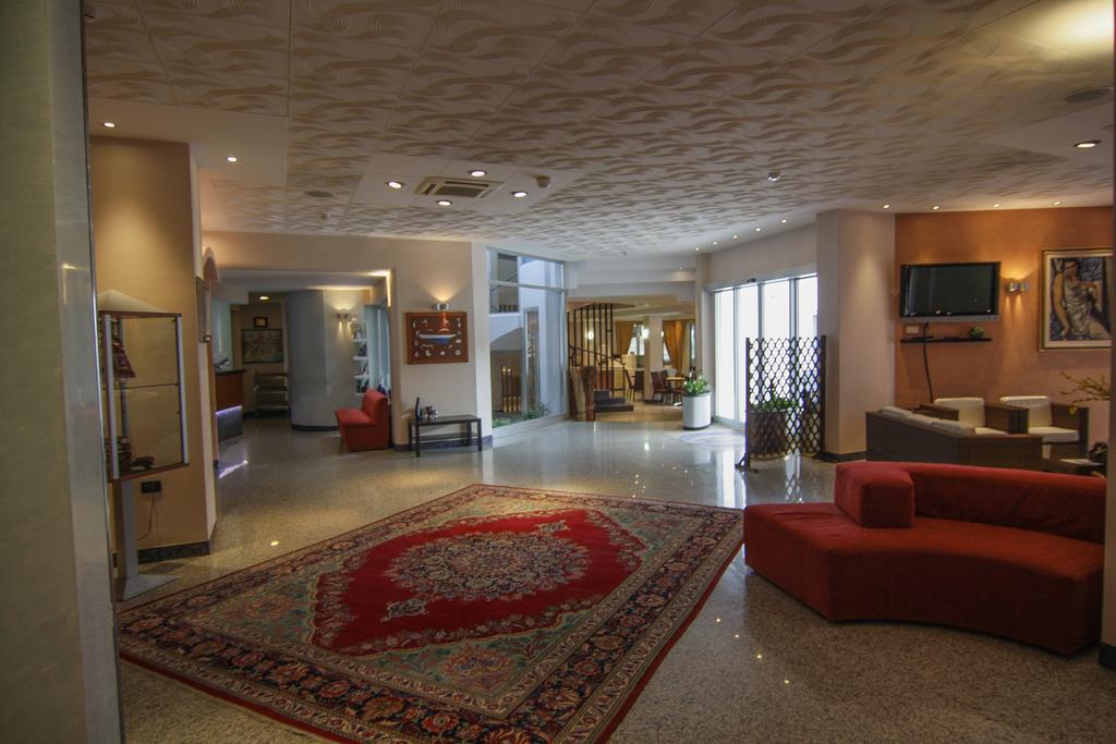 Hotel Meripol Альба-Адріатіка Екстер'єр фото